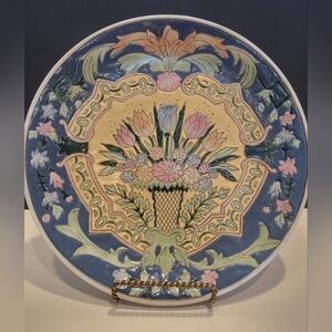 Vtg WBI Ceramic Handpainted 10" Plate- Vase w/Flowers Dark Blue Decorative Trim